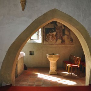 Weitensfeld im Gurktal - Blick in die Südkapelle