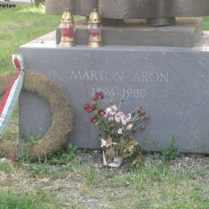 Detail Denkmal Bischof Áron Márton /Cluj-Napoca