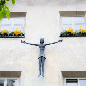 Christus Skulptur vor dem Brixener Dom.