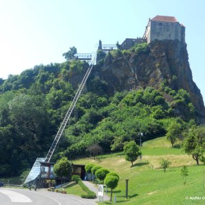 Riegersburg mit Schrägaufzug