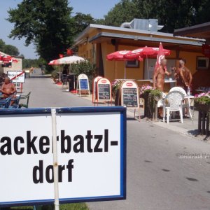 Nackerbatzldorf