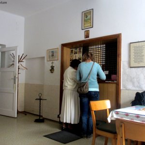 Loreto-Kirche Salzburg- Segen vom  gnadenreichen Loreto-Kindl abholen