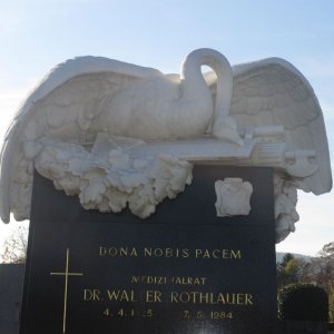 Skulptur Schwan, Zentralfriedhof Graz