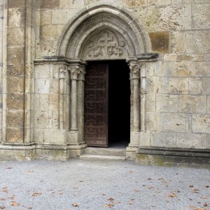 Stift Heiligenkreuz, Innenhof, Eingang Stiftskirche