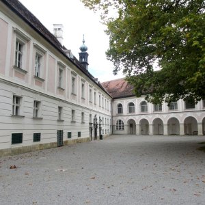 Stift Heiligenkreuz, Innenhof