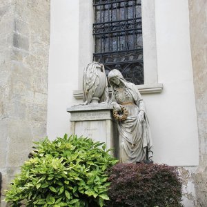 Grabmal Altsimmeringer Pfarrkirche