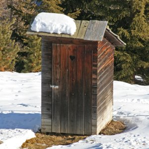 Plumpsklo bei der Winklerner Hütte