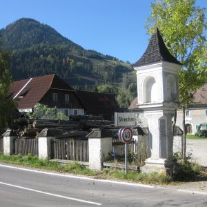 Wanderweg zur Burg Strechau