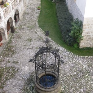 Blick in den Innenhof, Burg Strechau