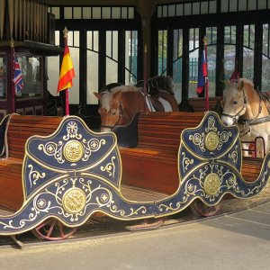 1. WIENER PONNY-CAROUSSEL