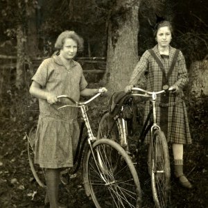 Radfahrerinnen 1928