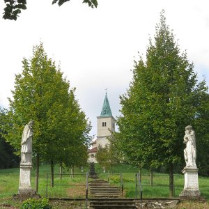 Die Kirche am magischen Steinmeißelberg