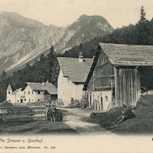 Fernpass. Alte Straße und Gasthof