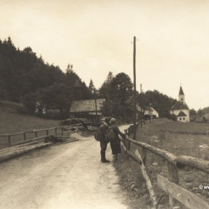 Auf der Straße nach Lassing