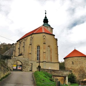 Pfarrkirche Hardegg mit Karner
