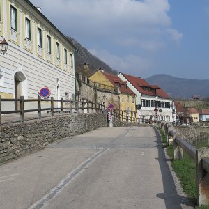 die Alte Wachaustraße in Weißenkirchen