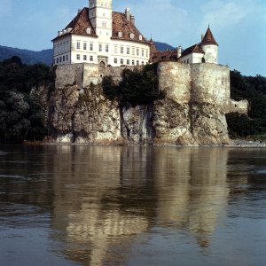 Schloss Schönbühel um 1980
