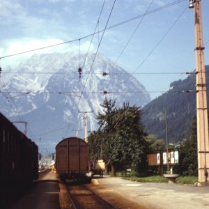 Stainach-Irdning: Beladung eines Güterwagons