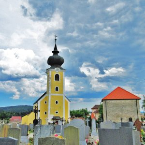 Pfarrkirche und Karner