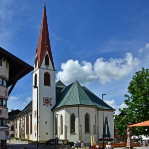 Seefeld, Kirche