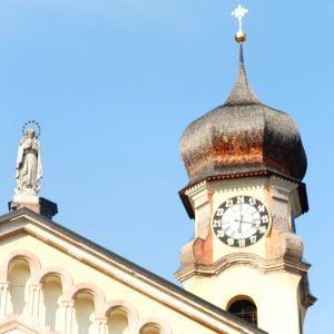 Kirchenuhr in Mezzocorona