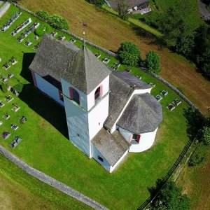 Kirche in Mauern oberhalb von Steinach am Brenner