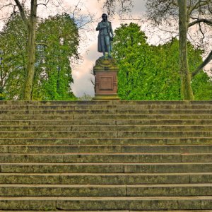 Unser stolzes Schillderdenkmal von Marbach auf der Schillerhöhe.