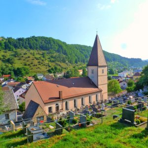 Aufbruch aus Mörnsheim, der Blick vom Burgberg.