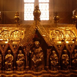 Der sagenhafte Elisabethschrein in der gotischen Elisabethkirche in Marburg