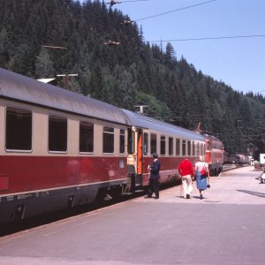 Trans Europ Express "Blauer Enzian" im Bahnhof Bad Gastein