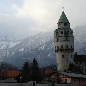 Münzturm mit Sonnenuhr