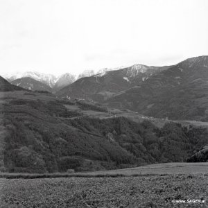 Feldthurns Blick nach Teis und St. Bartholomä