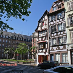 Blick auf Fachwerkbauten in Straßburg