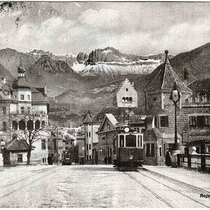 Bozen Talferbrücke mit Rosengarten und Straßenbahn