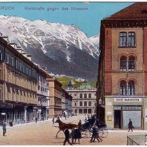 Innsbruck, Karlstraße gegen das Museum