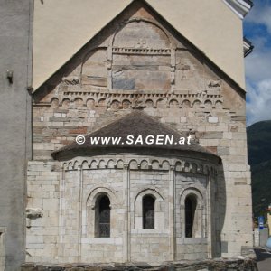 Romanische Apsis in Laas, Vinschgau (Südtirol)