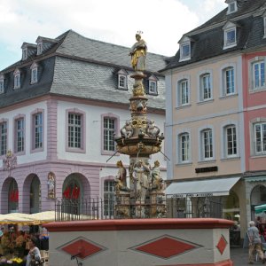Petrusbrunnen am Hauptmarkt in Trier
