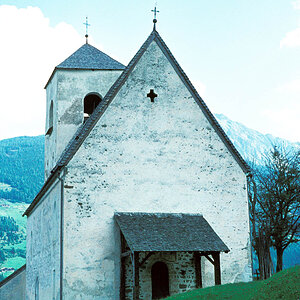 Nikolauskirche, Matrei in Osttirol, Eingangsbereich