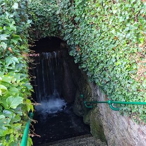 Quellwasser-Dusche in Bad Fischau