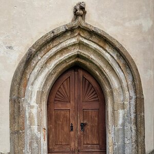 Portal der Kalvarienberg-Kapelle St. Peter
