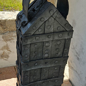 Leonhardskirche Kundl - Heiltumslaube Detail Opferstock