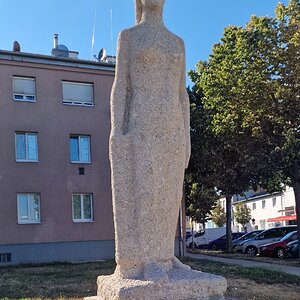 Statue in Liesing, Wien