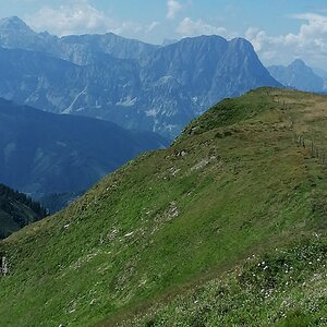 Blick zum Lugauer (2217 m) vom Wildfeld (2043 m) aus