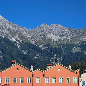 Medium 'Frau Hitt über Mariahilf - Innsbruck' in der Kategorie 'Innsbruck - Ansichten aus Innsbruck, Tirol'