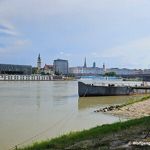 Linz Panorama von der Donau