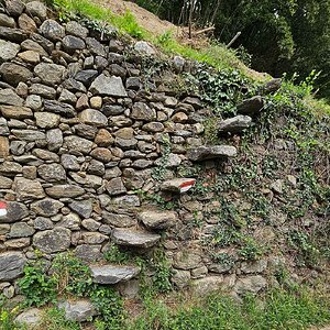 Trockensteinmauer Vinschgau