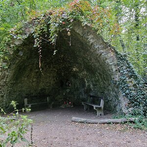 Antonsgrotte im Helenental