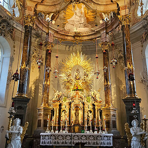 Wallfahrtskirche und Basilika Wilten, Hochaltar mit Gnadenbild