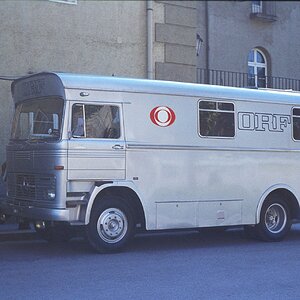 ORF Übertragungswagen vor dem Salzburger Festspielhaus, 1970er Jahre