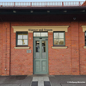 Altötting Bahnhof, "Männer und Frauen"